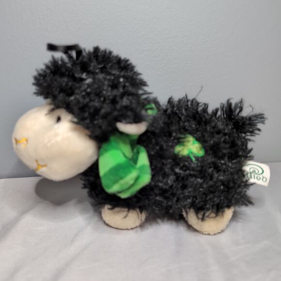 Huggable Irish Friends Shamrock Sheep Ornament Shaggy Black Scarf Allied - Picture 2 of 14